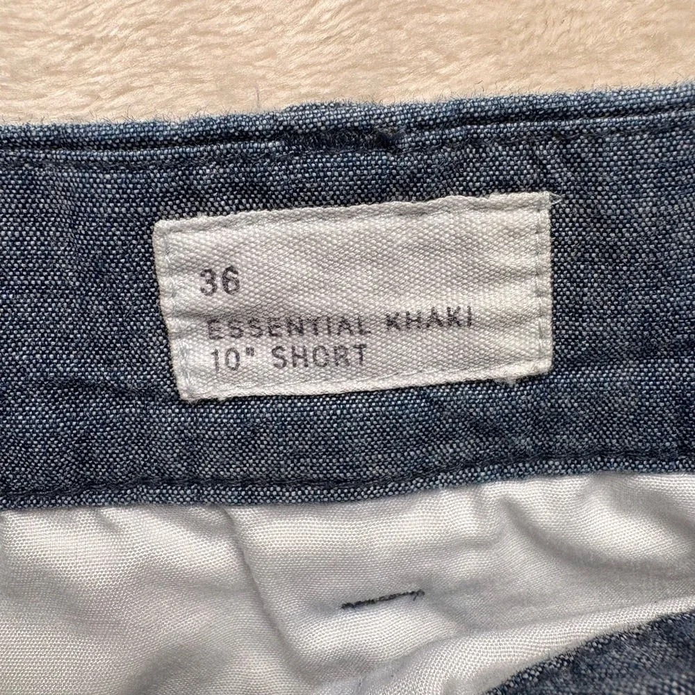 GAP Shorts‎ Men Sz 36 Chambray Blue Essential Khaki 10" Inseam Lightweight - Picture 3 of 13